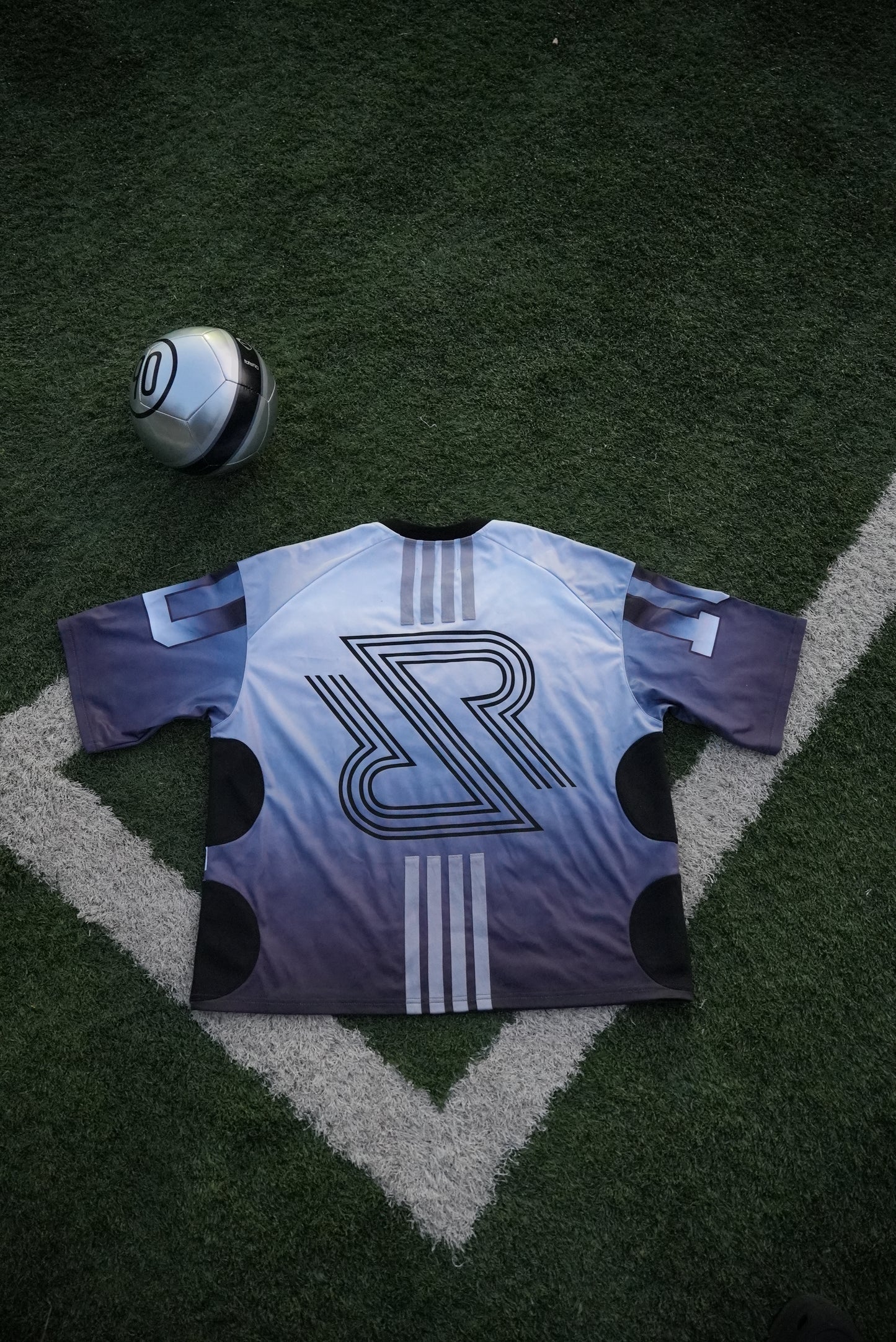 Road Runrz World Cup League 

Soccer Jersey ⚽️ 

Platinum Silver Limited Edition